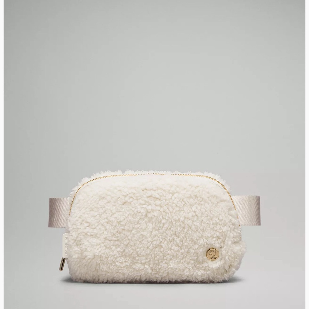 Lululemon Everywhere Fleece Belt Bag 1L White Opal/Gold Brand New - Picture 2 of 12